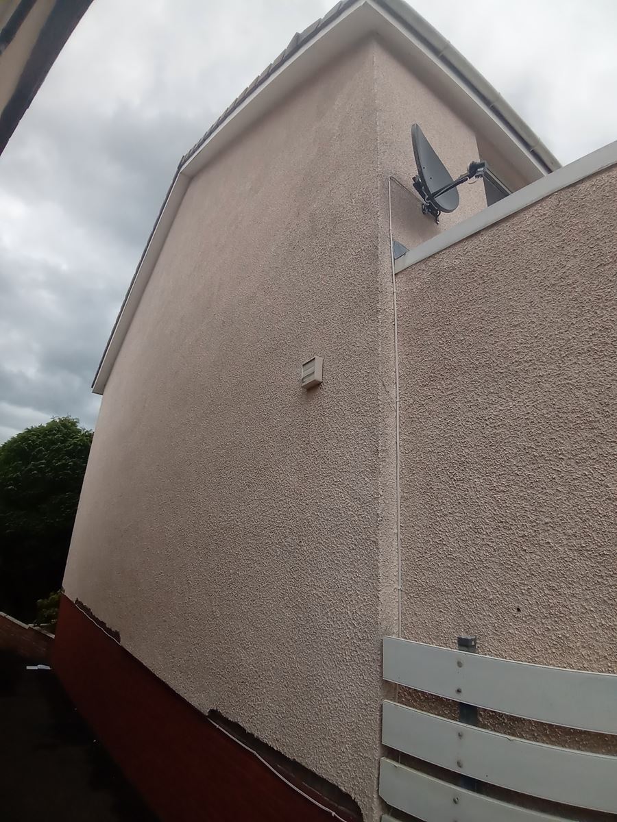 rendering Edinburgh on the side of a house with smooth texture