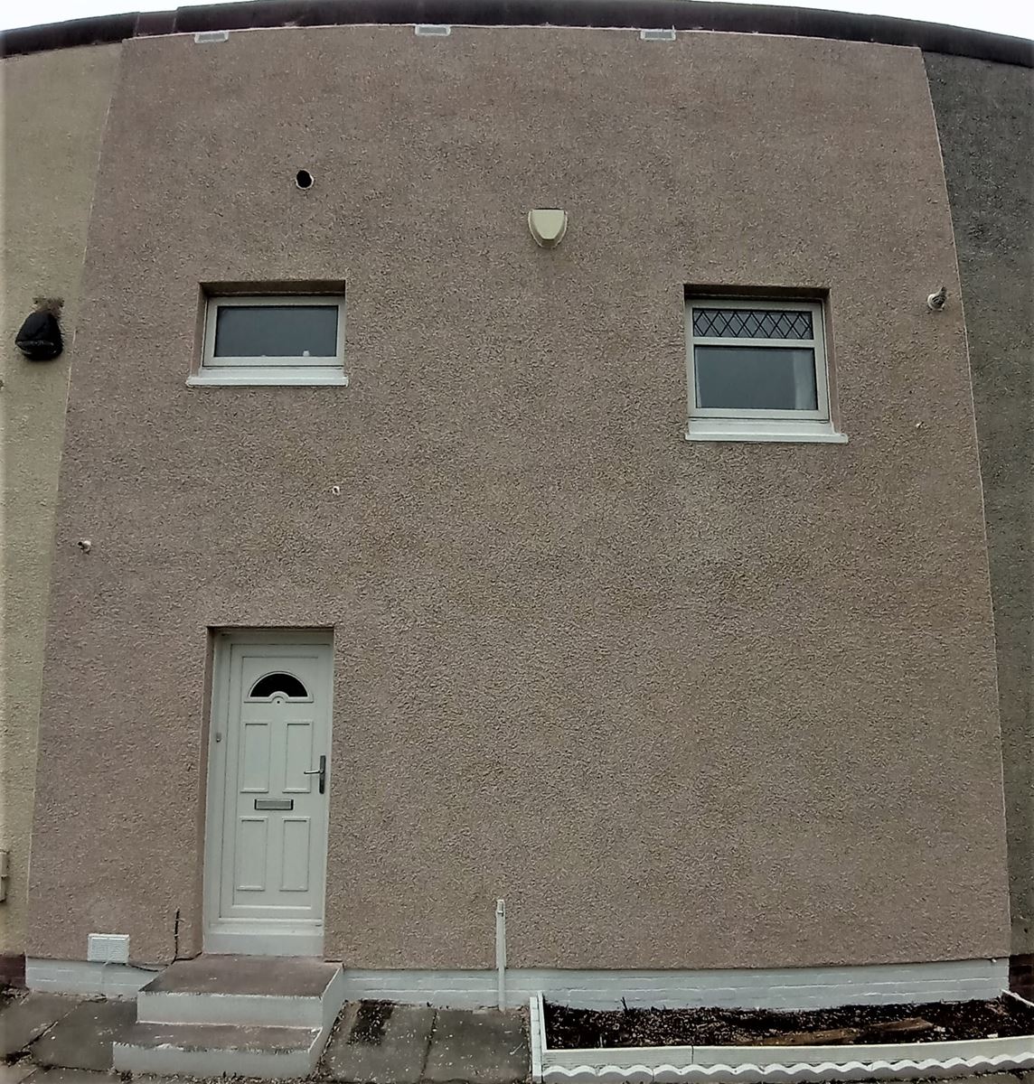 rendering Edinburgh on the side of a building with smooth finish