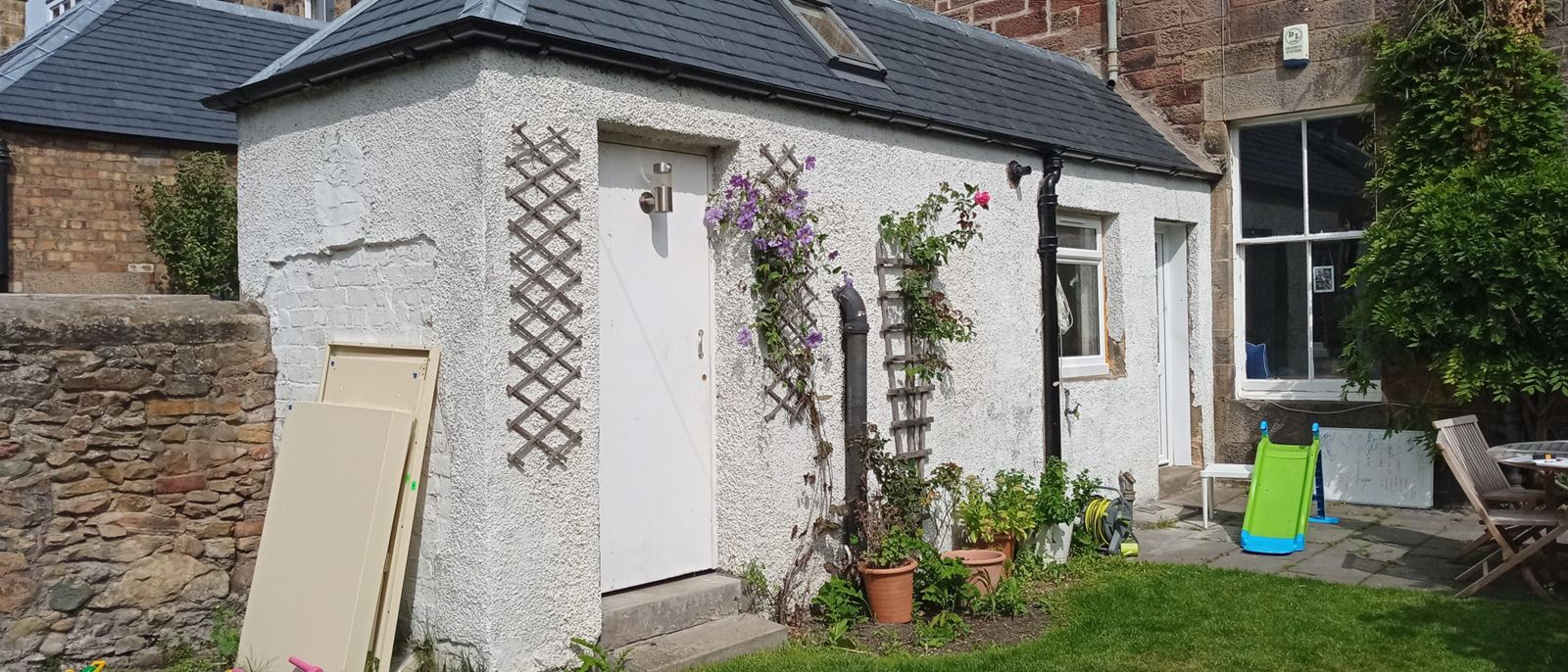 rendering Edinburgh being applied near a door and window