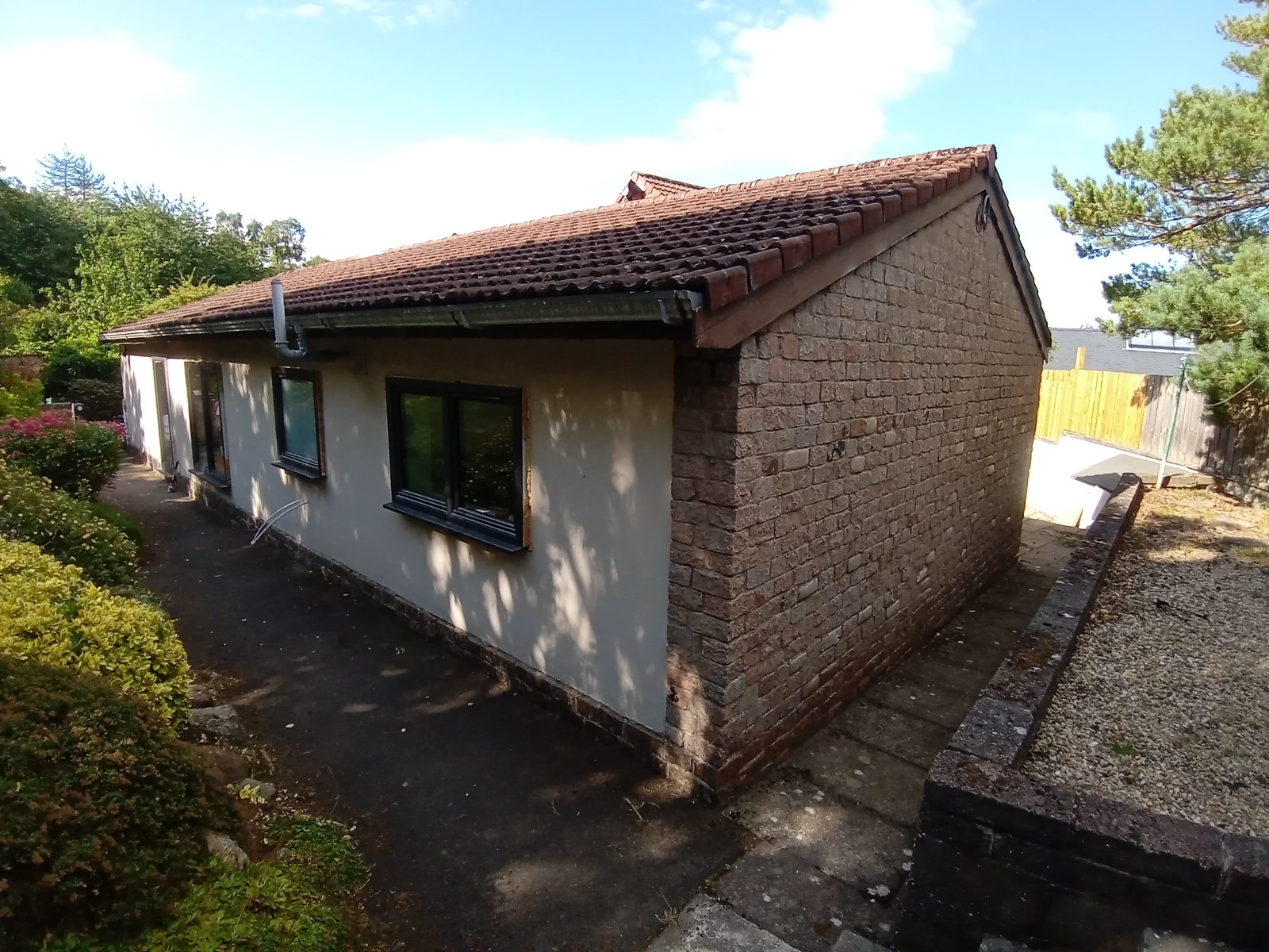 roughcast render Edinburgh applied to the side of a house