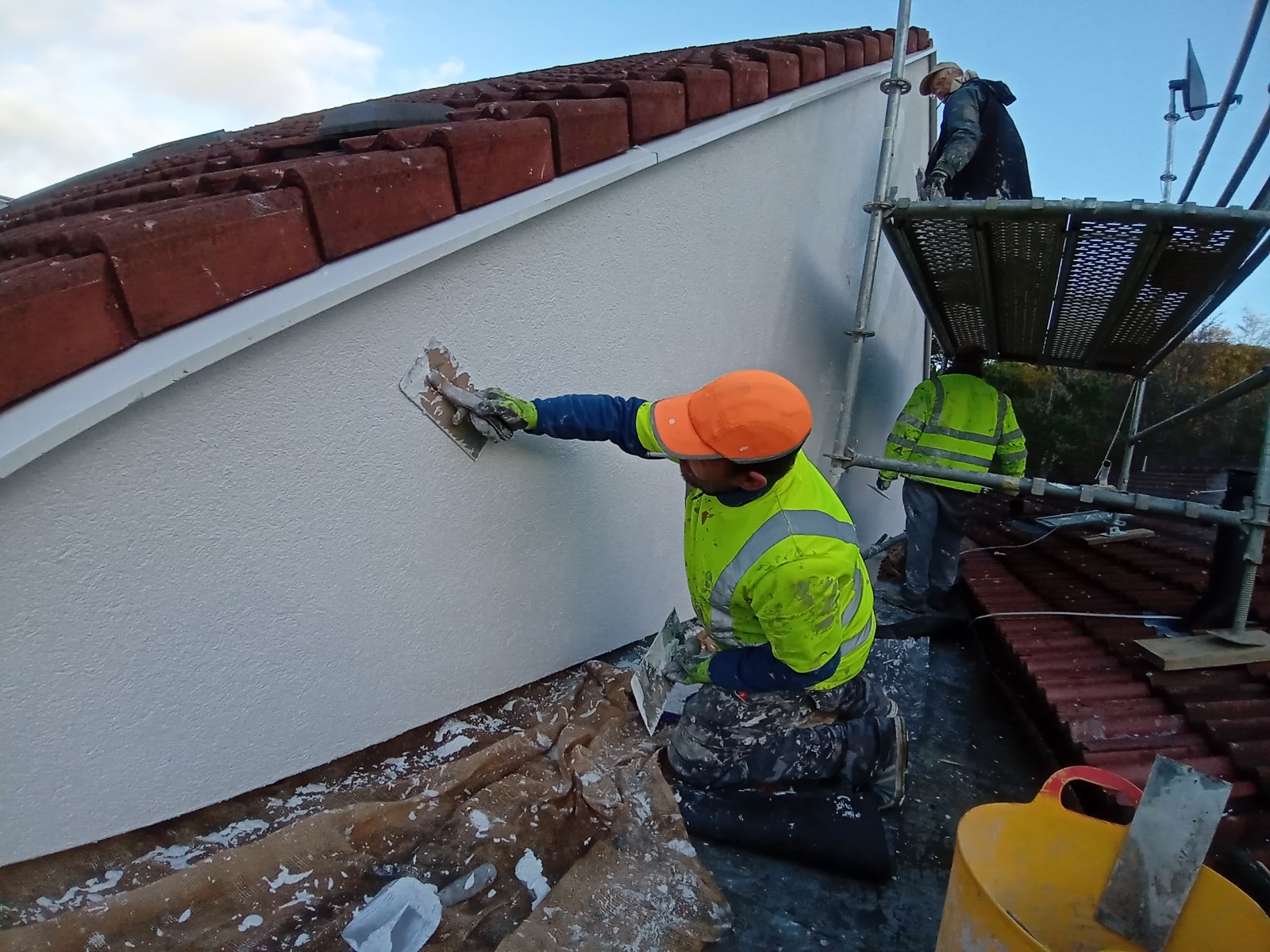 roughcast repair using specialized tools