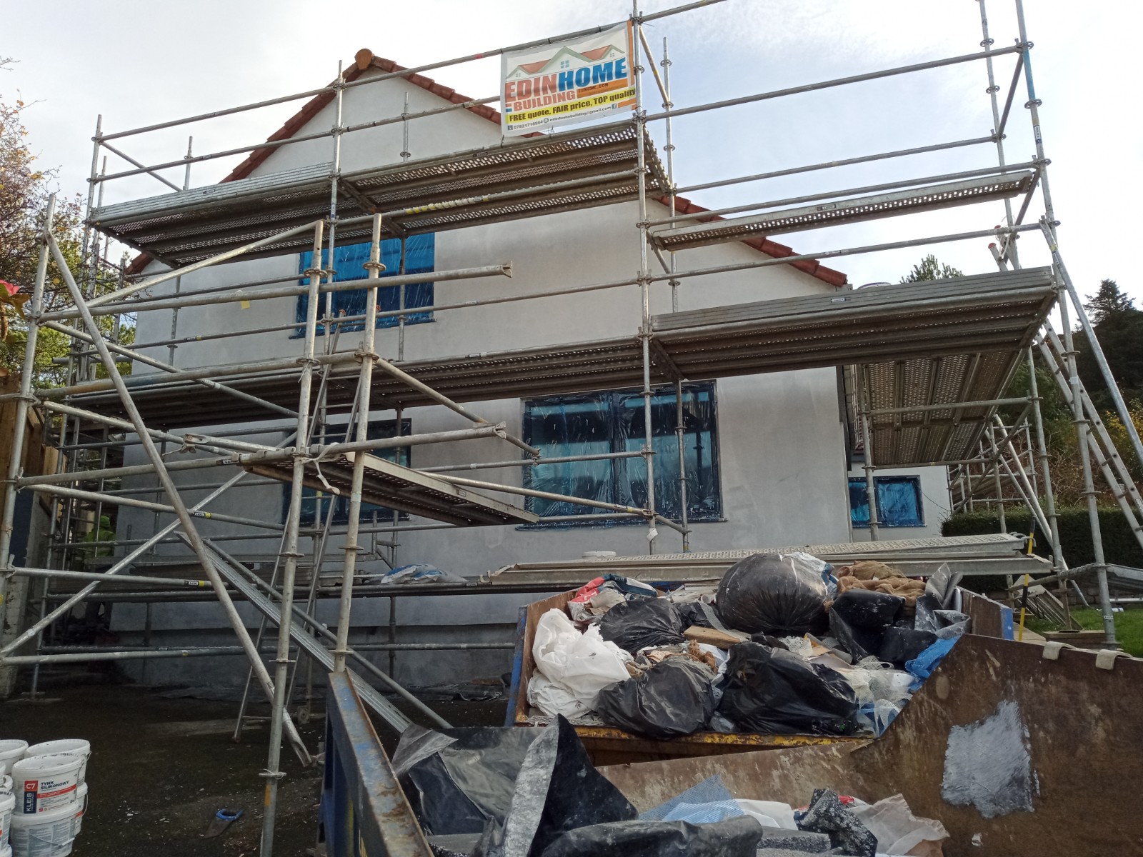 roughcast render edinburgh being applied to the wall