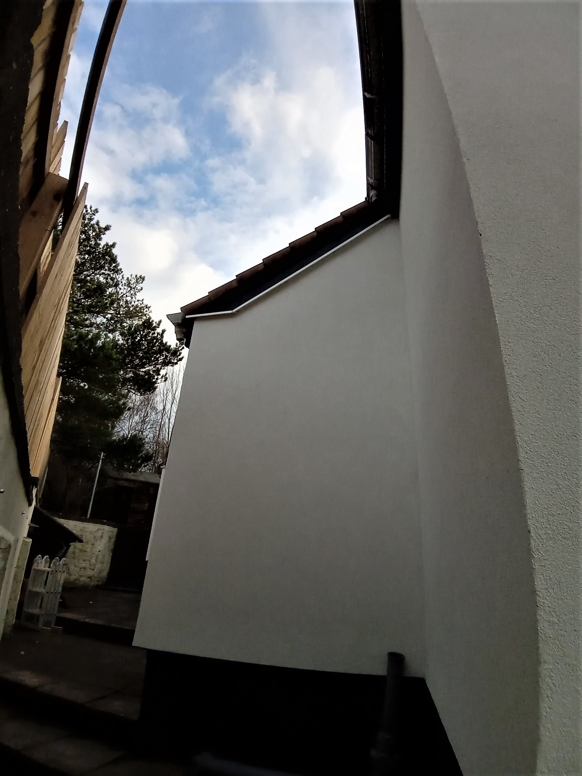 side wall finished with rendering Edinburgh