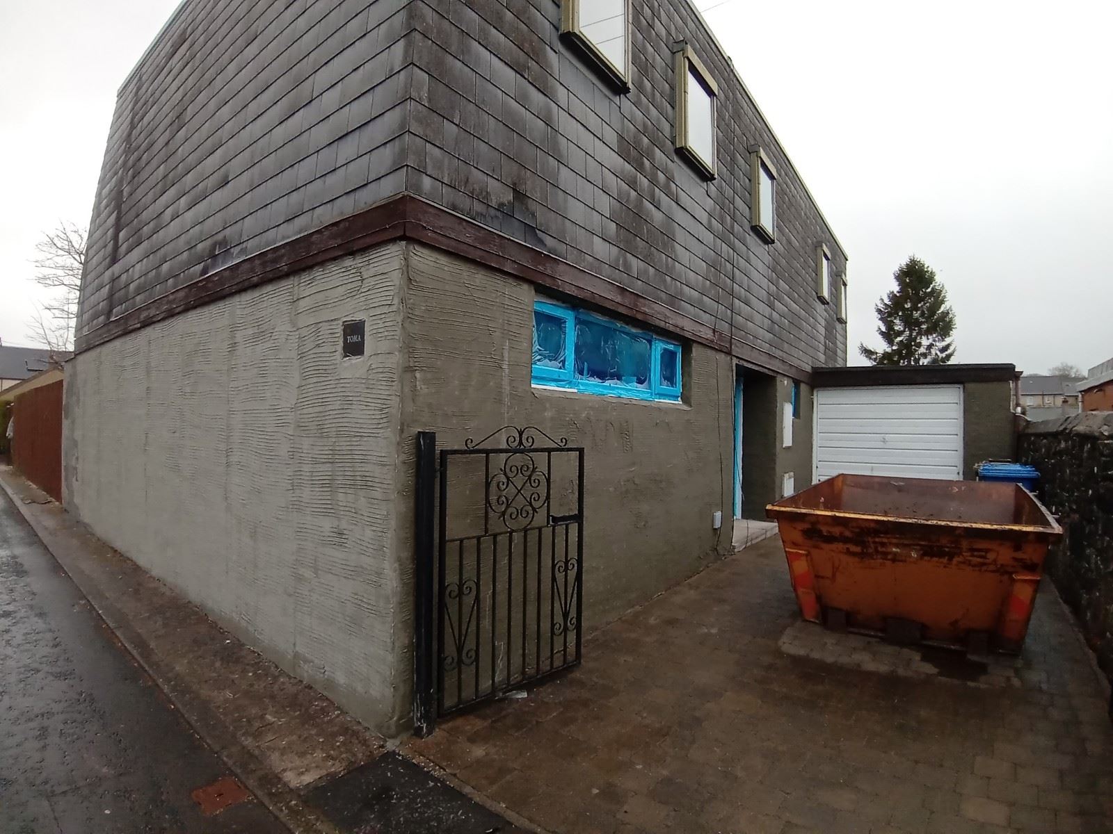 facade under renovation by roughcaster edinburgh