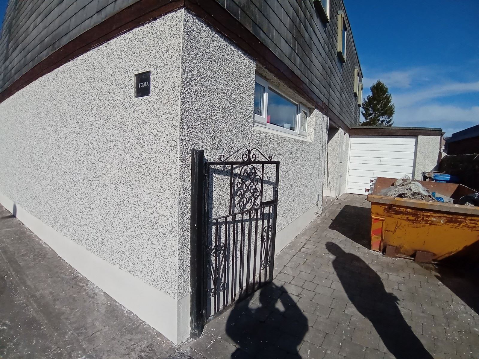 entrance gate with roughcasting edinburgh