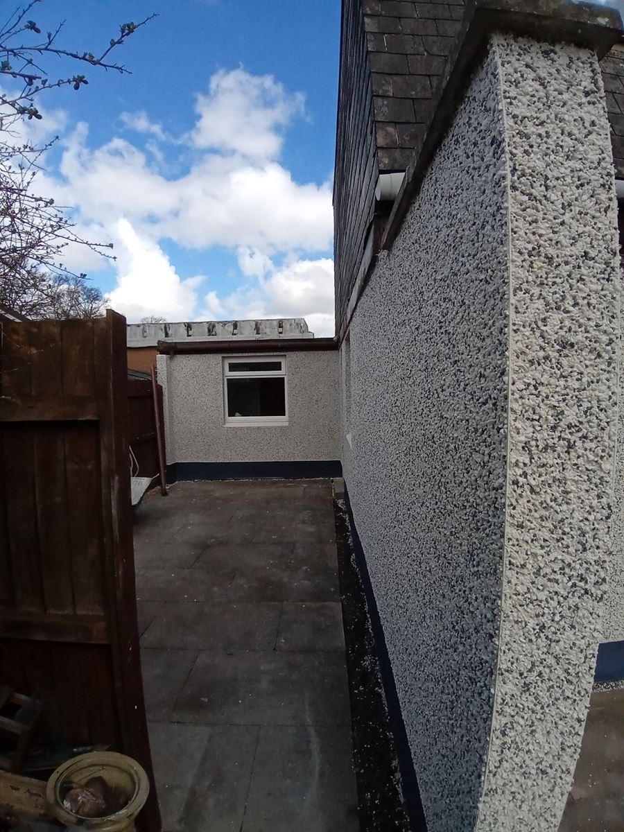 narrow side alley with house rendering edinburgh