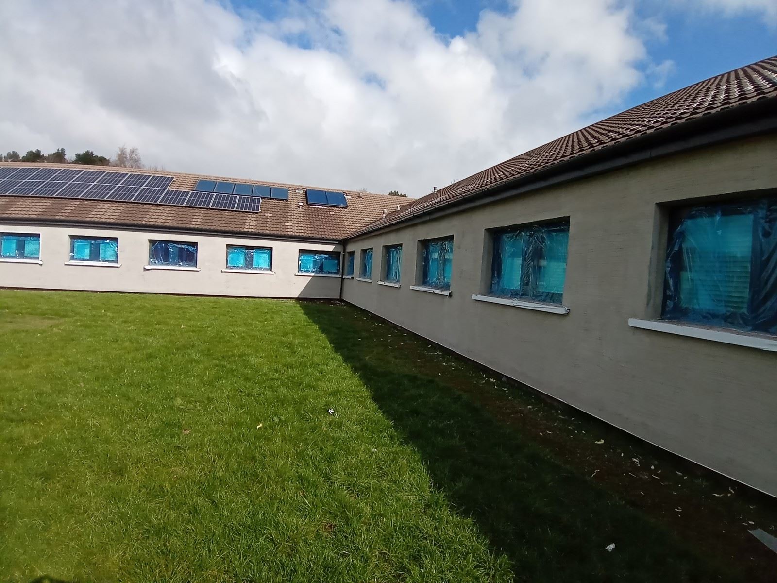 green yard beside external wall insulation edinburgh