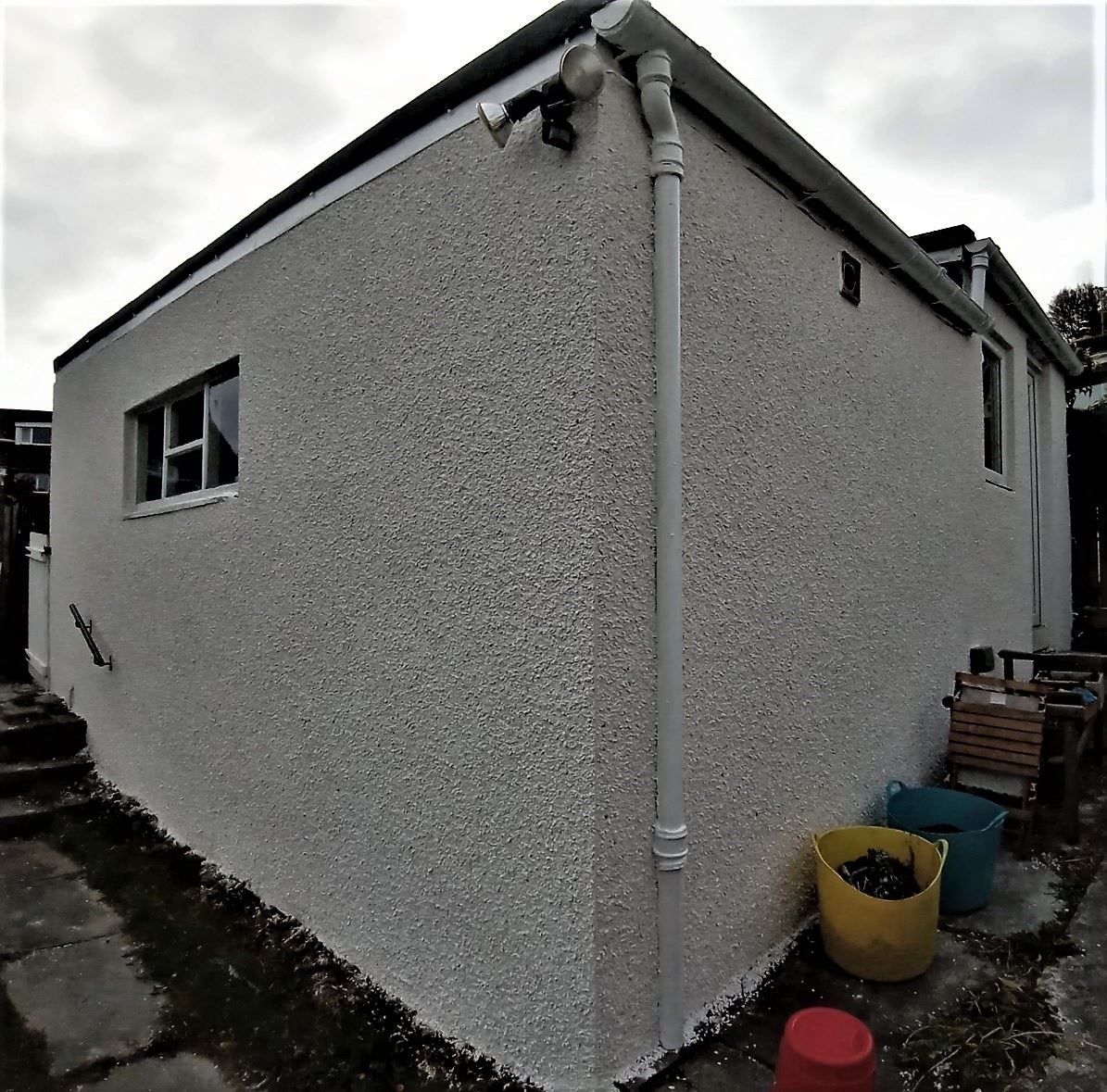 side view for roughcast render repair