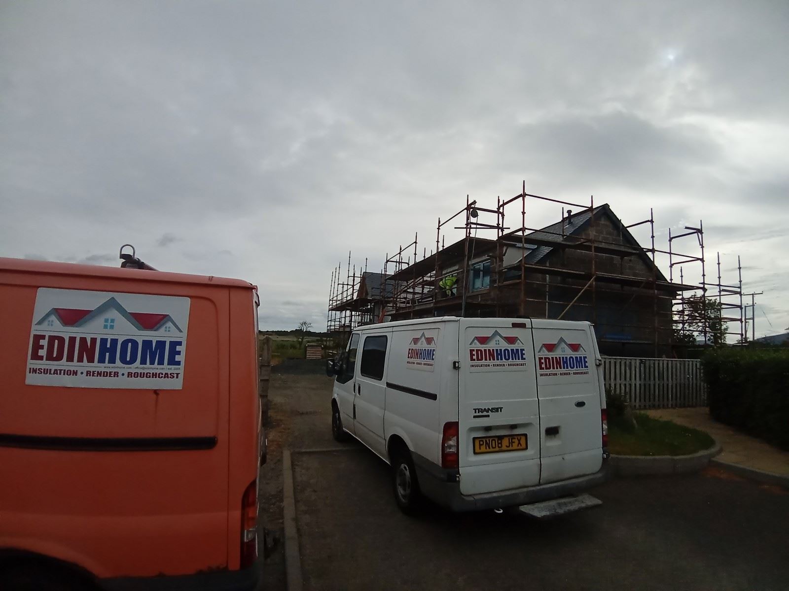house rendering Edinburgh on gable wall with scaffold setup