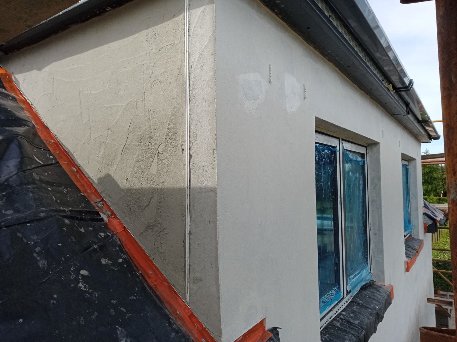 roughcast render Edinburgh on wall section prepared for finishing