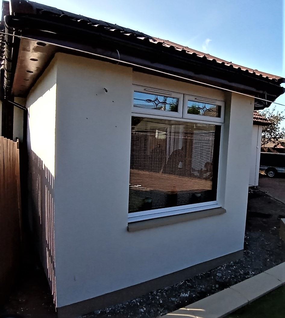 roughcast render Edinburgh on fresh white side elevation