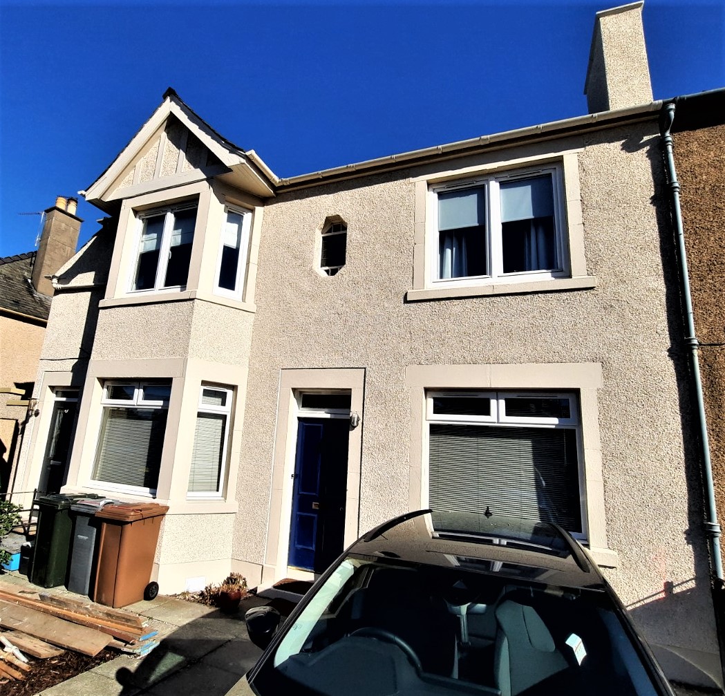Rendering Edinburgh on traditional two-storey house front façade