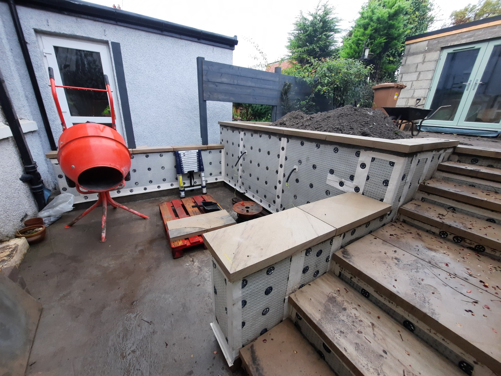 garden steps surrounded by external wall insulation Edinburgh