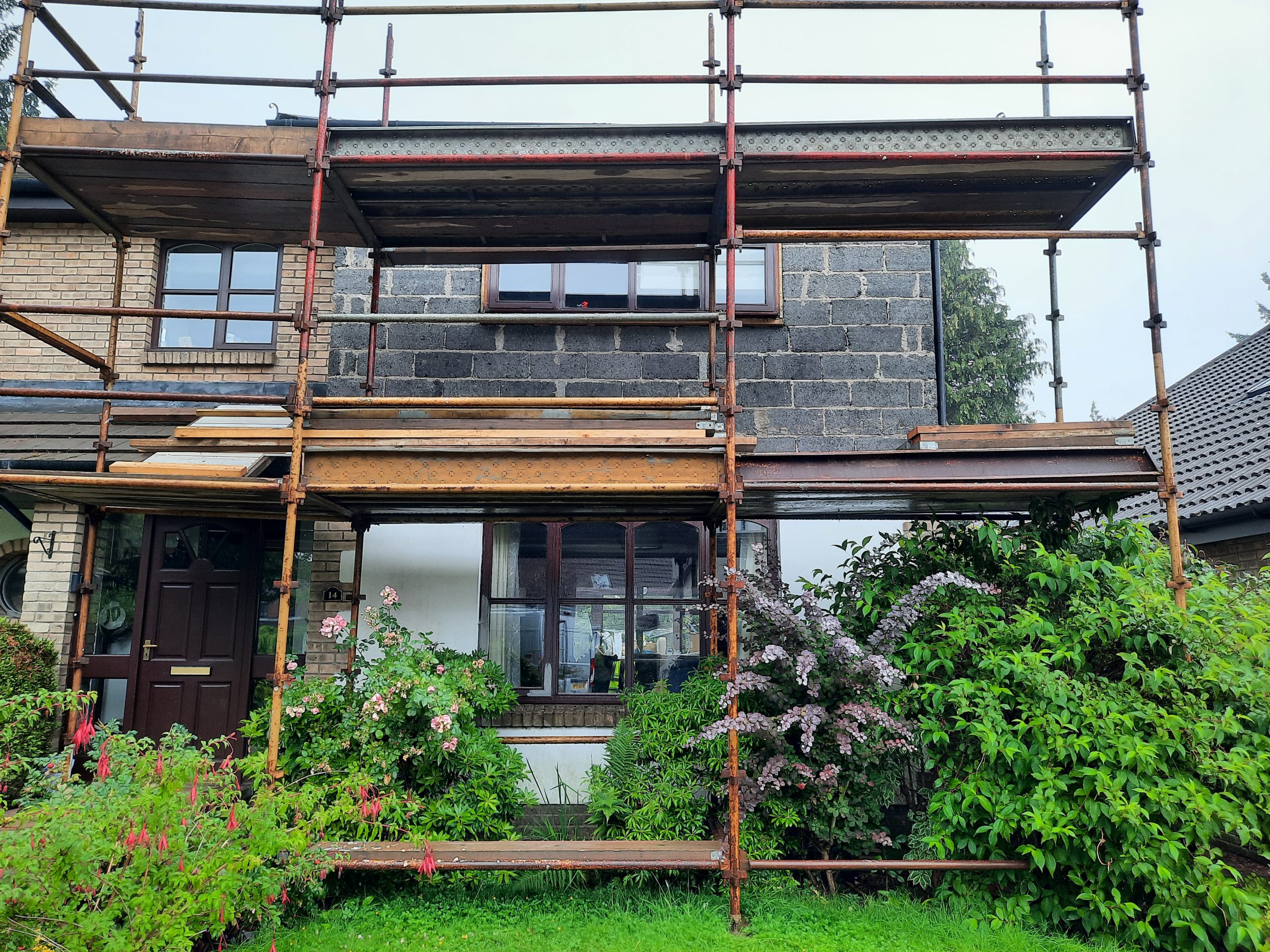scaffolding over house during roughcast render Edinburgh