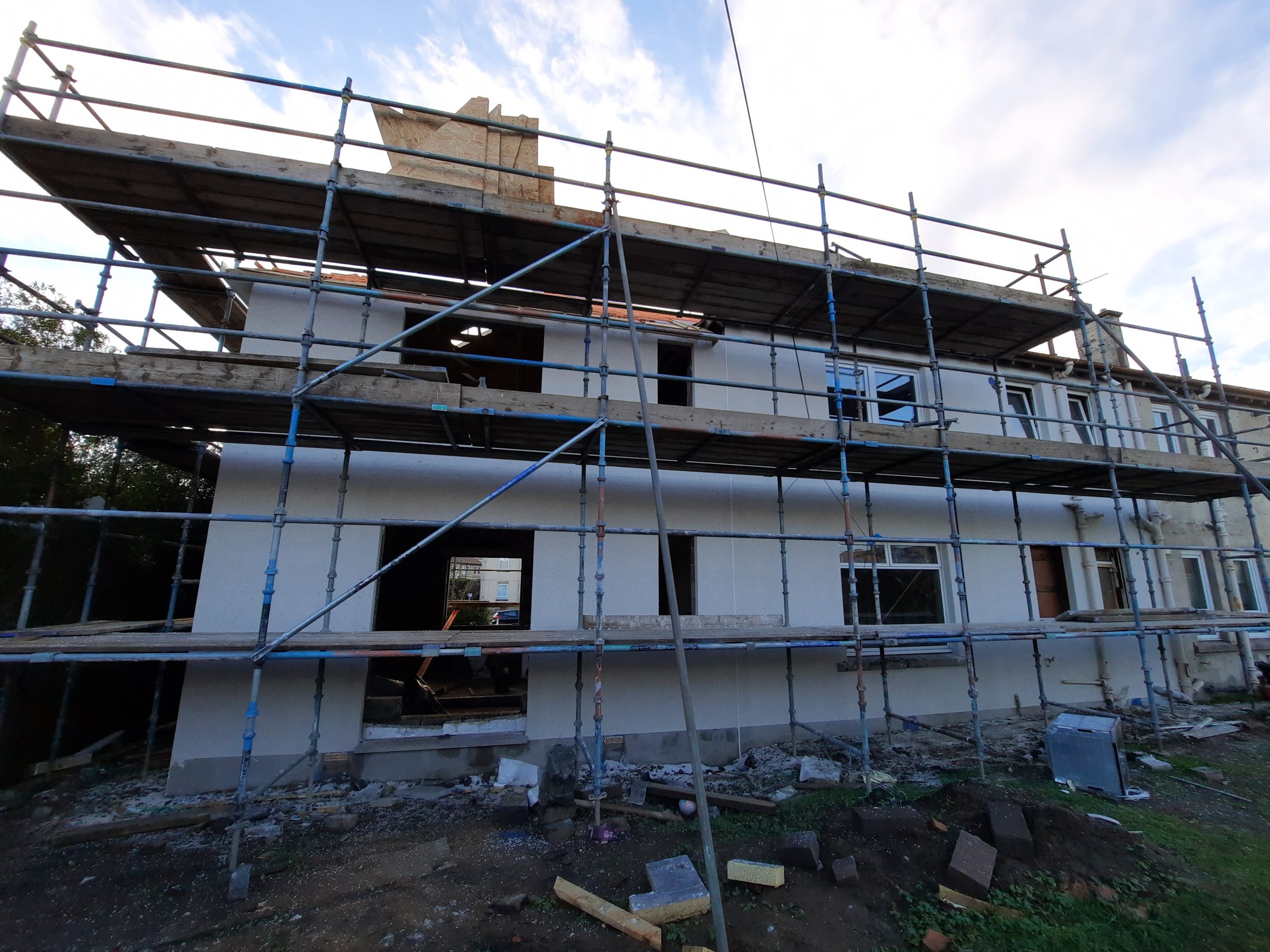 scaffolding on two-storey house rendering Edinburgh project