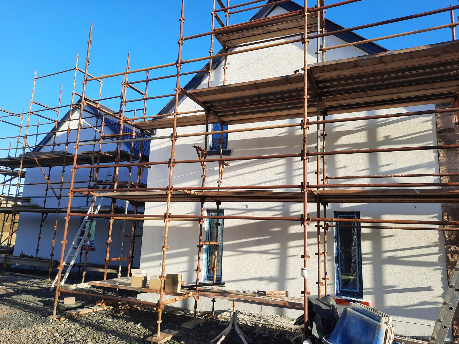 sunny day scaffolding on house rendering Edinburgh project