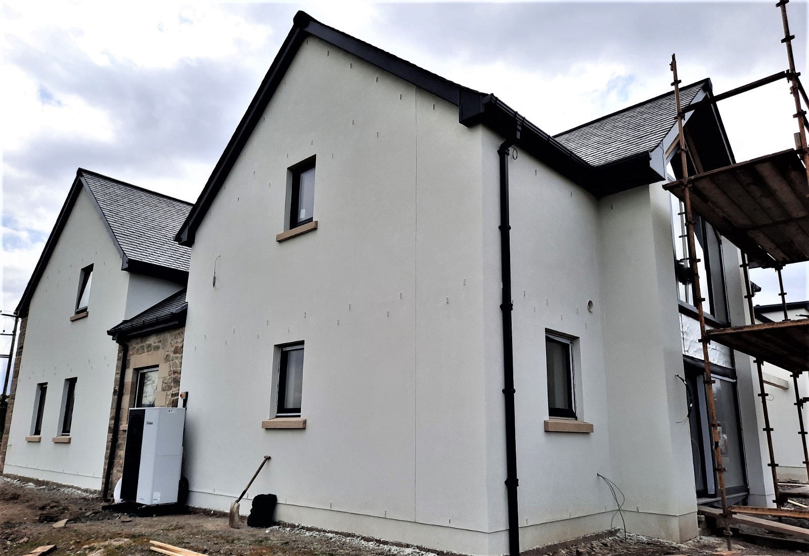 smooth facade after roughcast repair