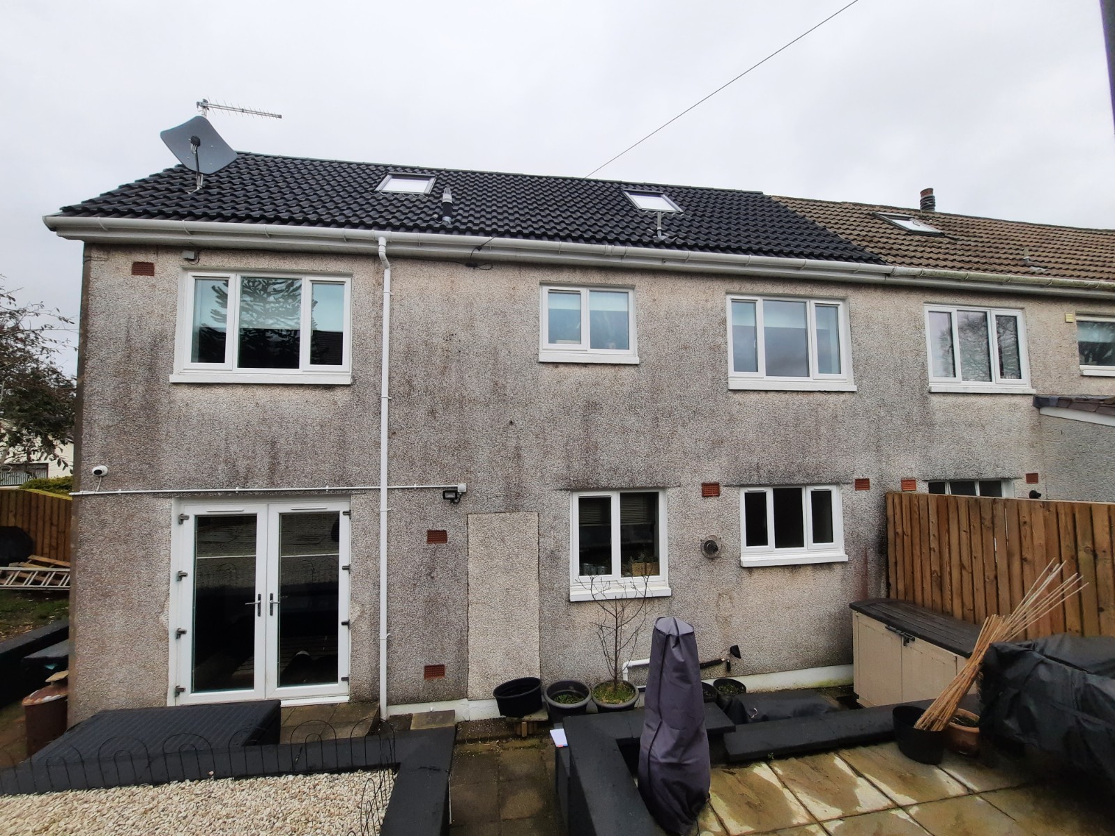 clean and bright exterior with roughcaster Edinburgh