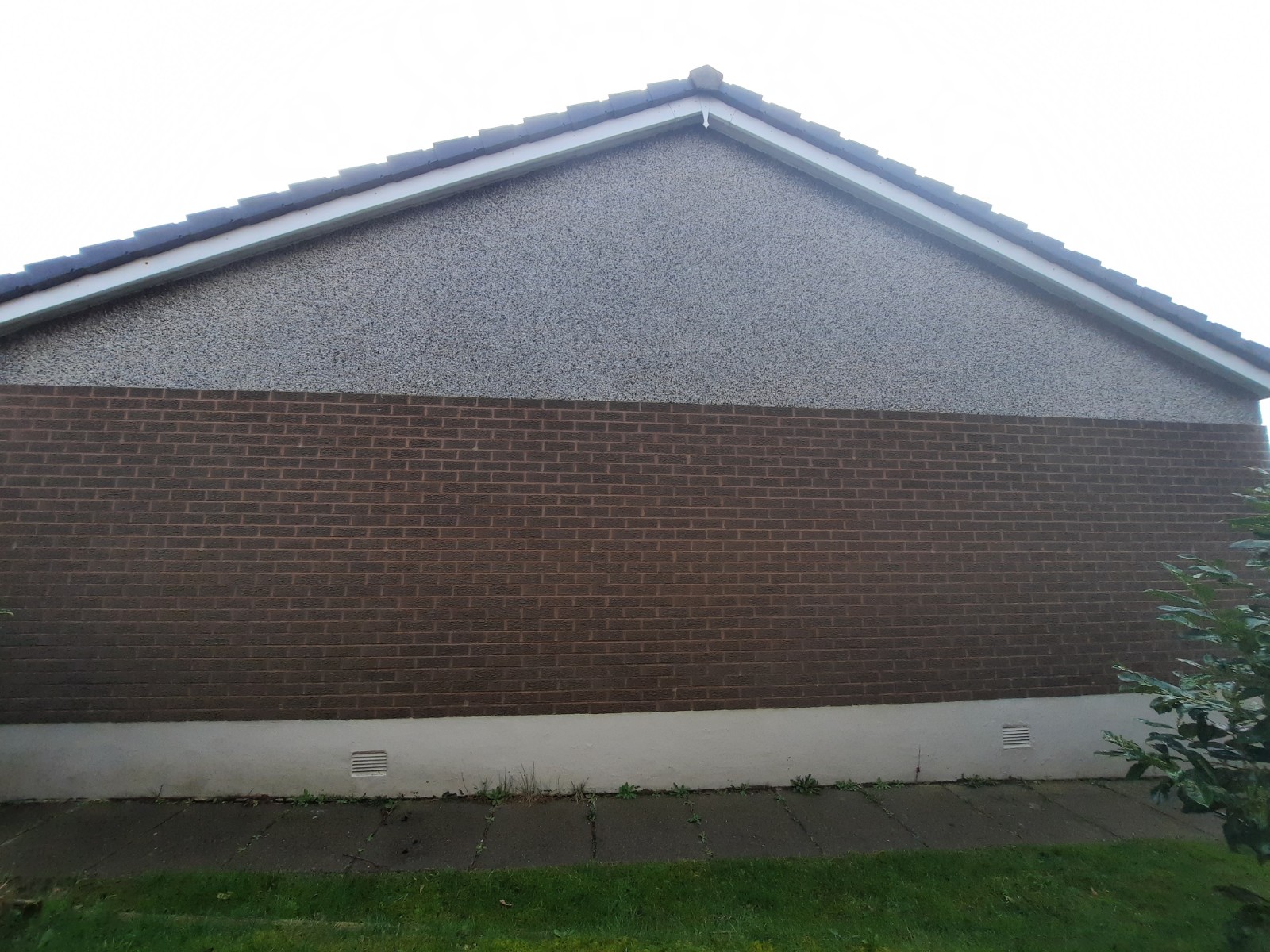 Insulation Edinburgh fitted beneath new render on gable wall