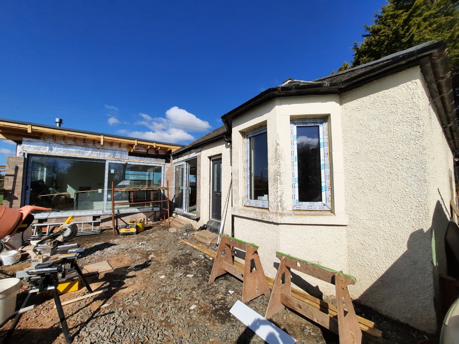 Insulation Edinburgh beneath new render on modern bungalow