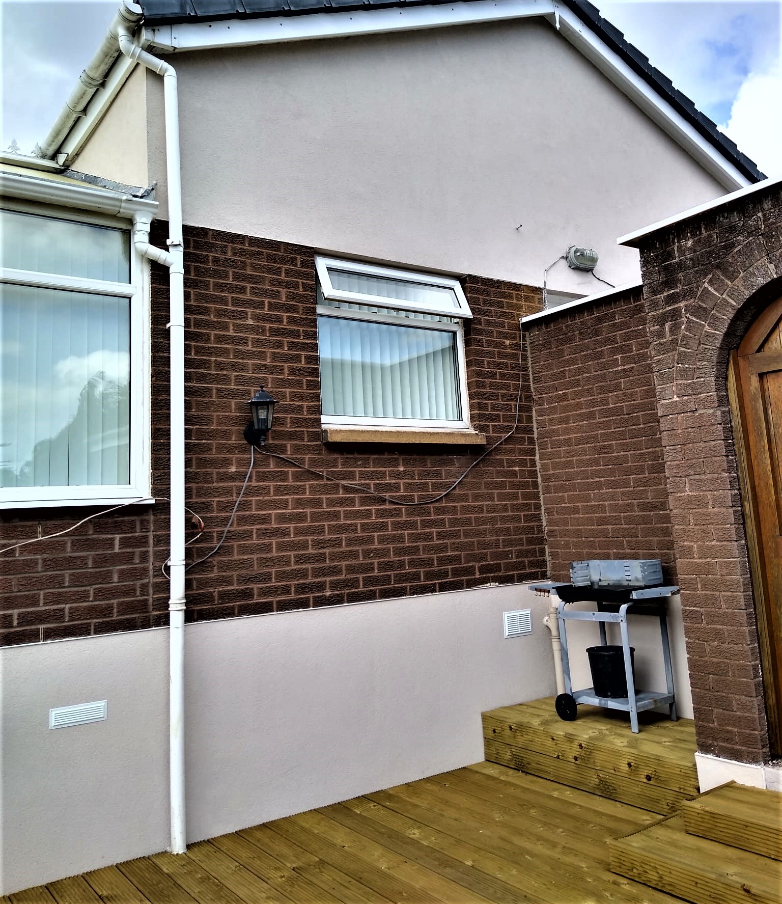 solid wall insulation Edinburgh applied on rear brick and render wall