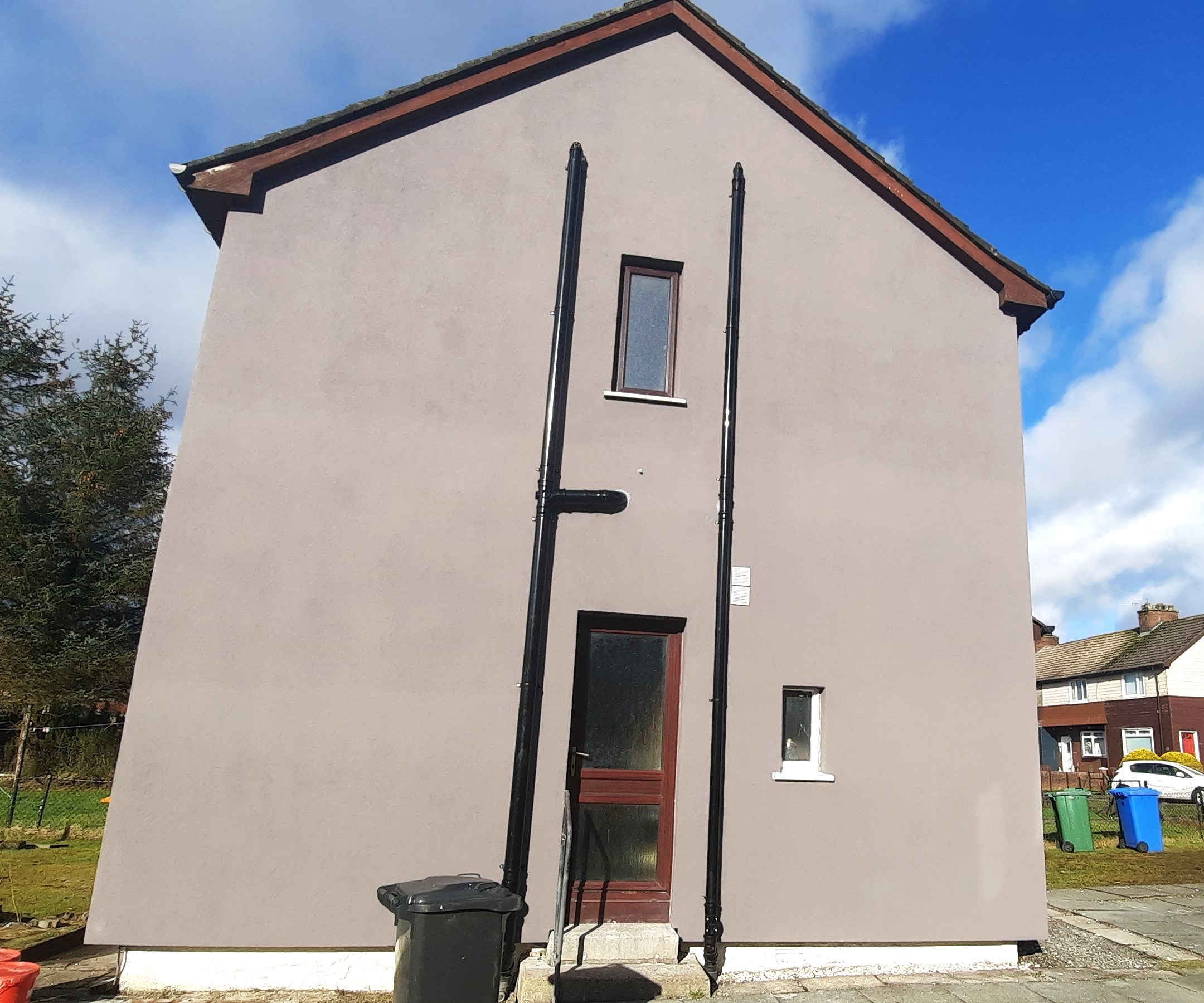 roughcaster Edinburgh work on tall gable wall section