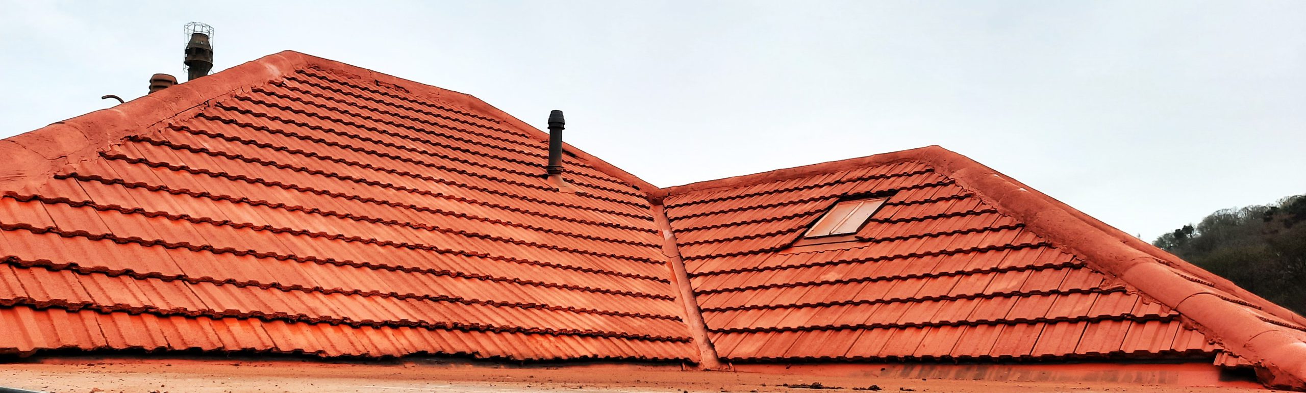 Rendering Edinburgh on side gable with clay roof finish