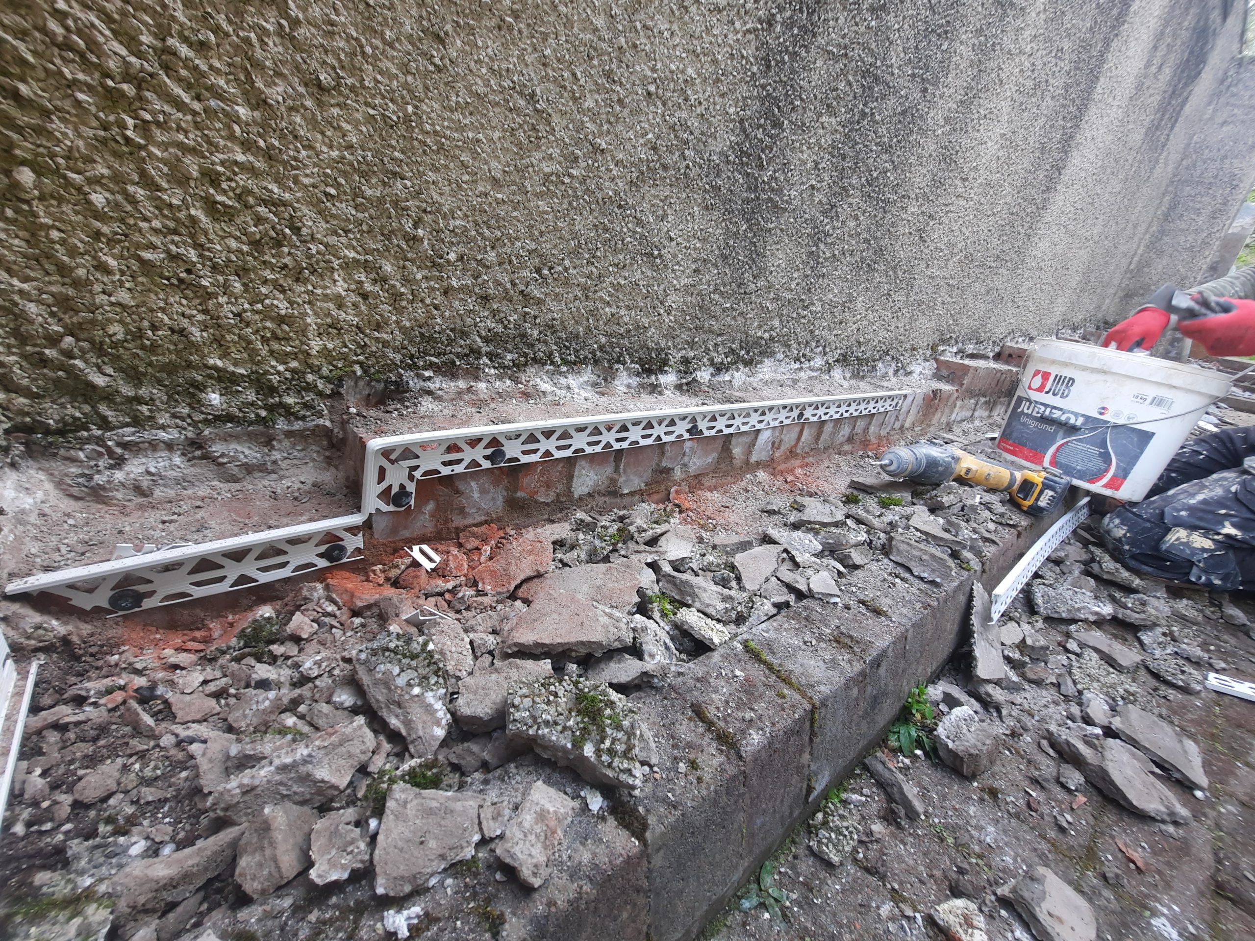 Insulation Edinburgh exposed during exterior renovation