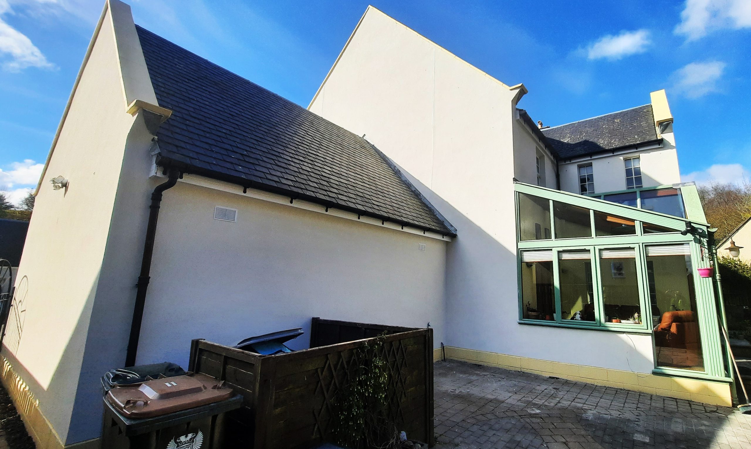 Rendering Edinburgh on sleek modern gable