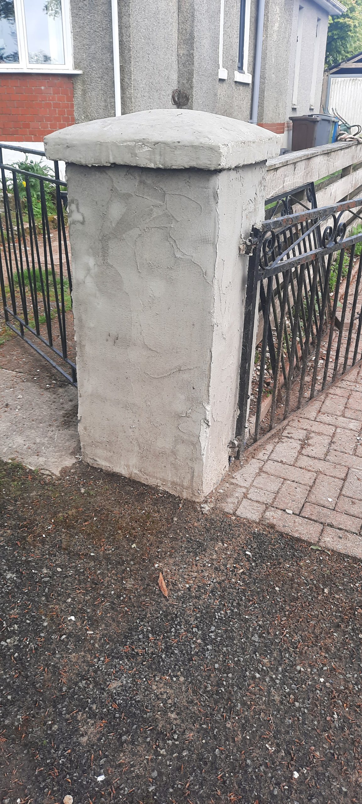 roughcast render Edinburgh repair on side wall by gate
