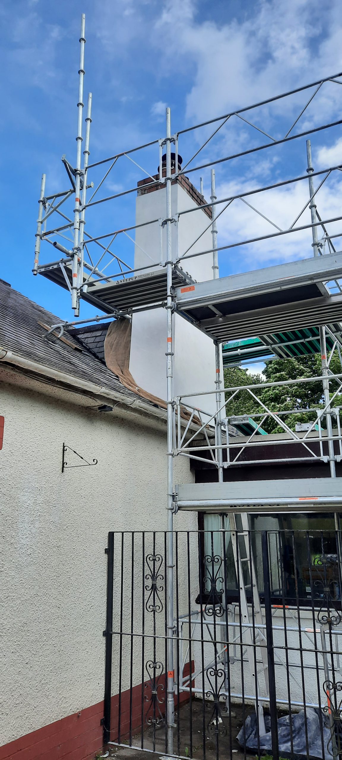 external wall insulation Edinburgh applied to tall corner surface
