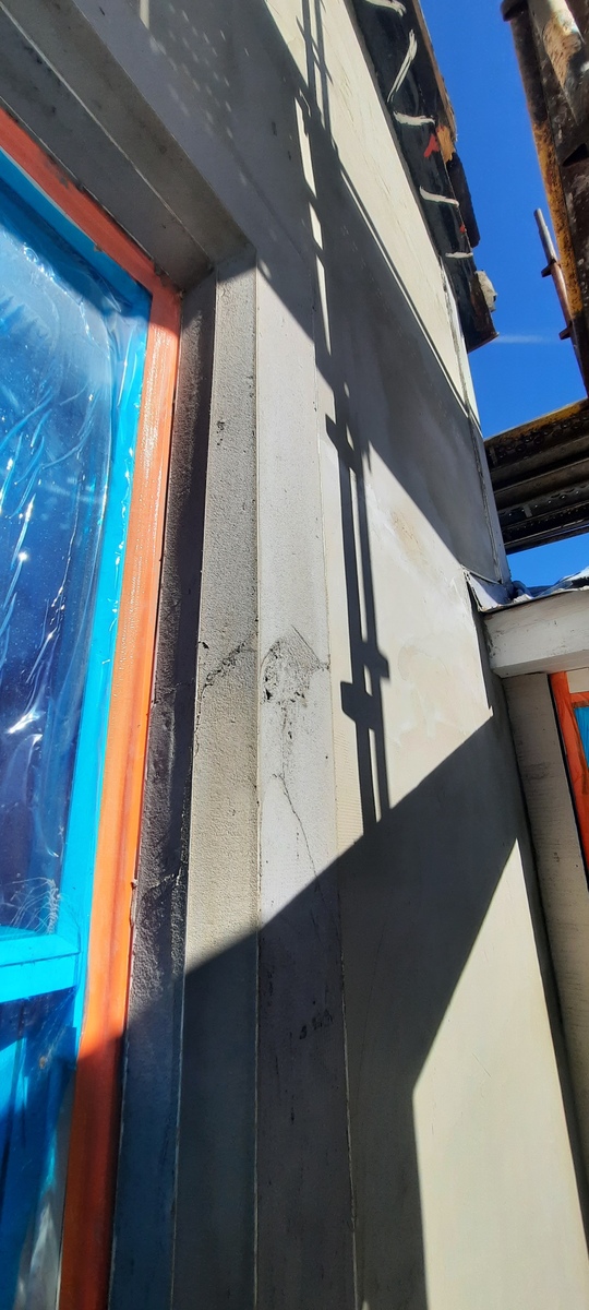 Insulation Edinburgh layer fixed over wall before render