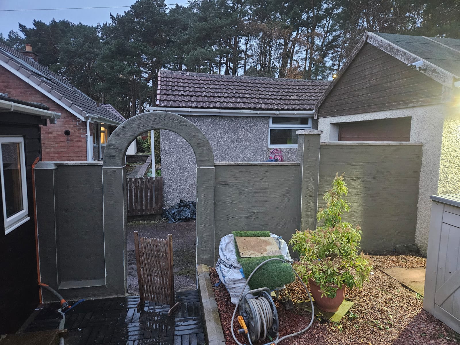 roughcaster Edinburgh working near garage side gate