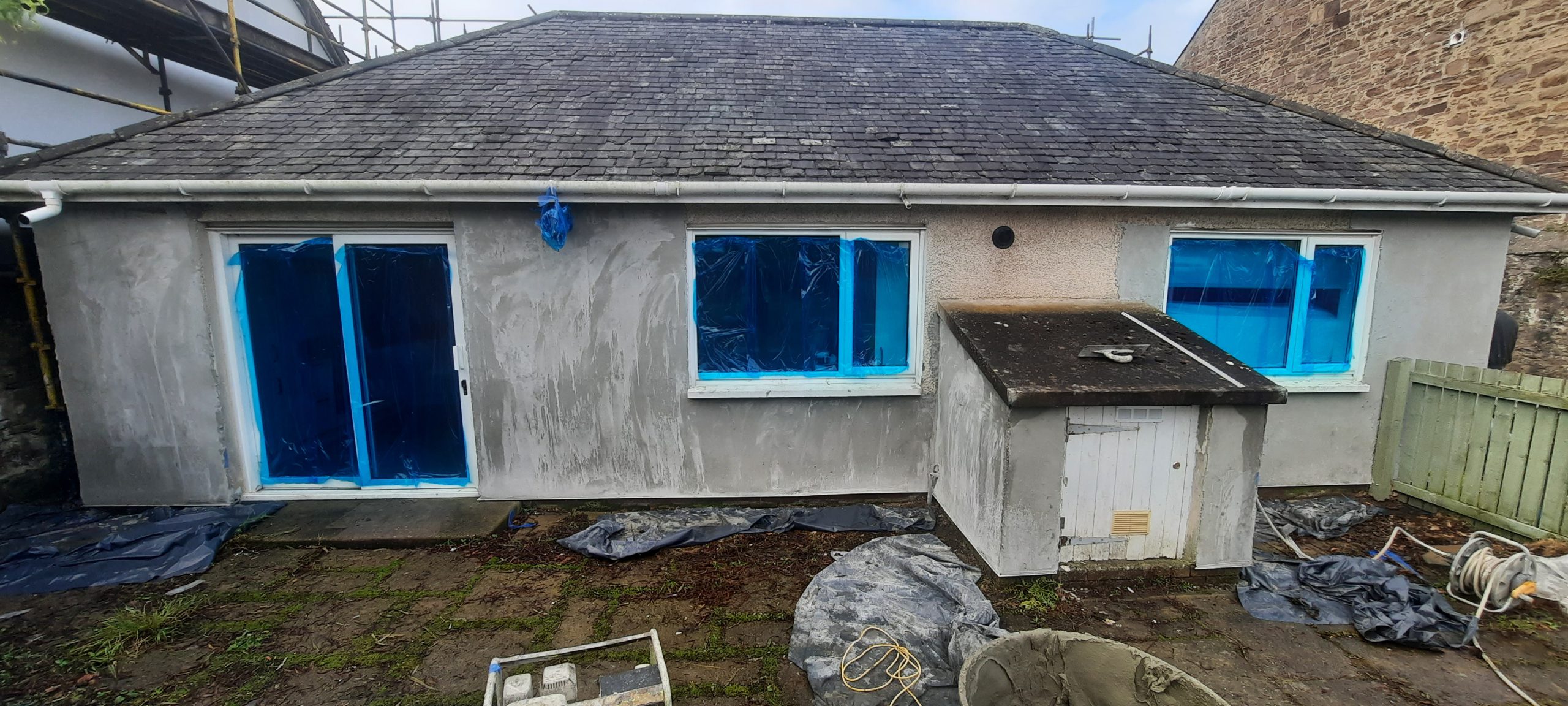 Rendering Edinburgh on dark grey exterior extension