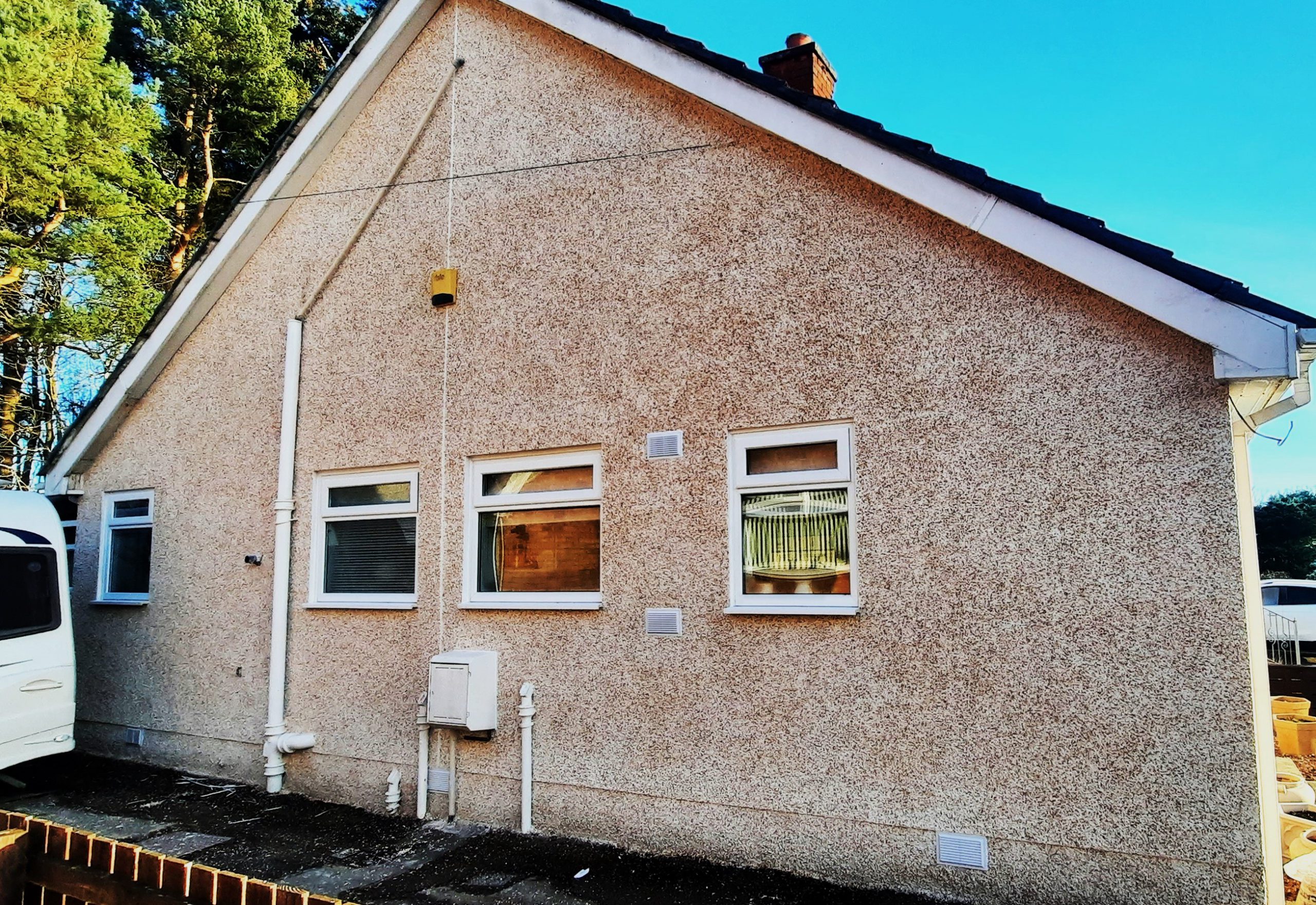 roughcast render Edinburgh on single-storey rear facade