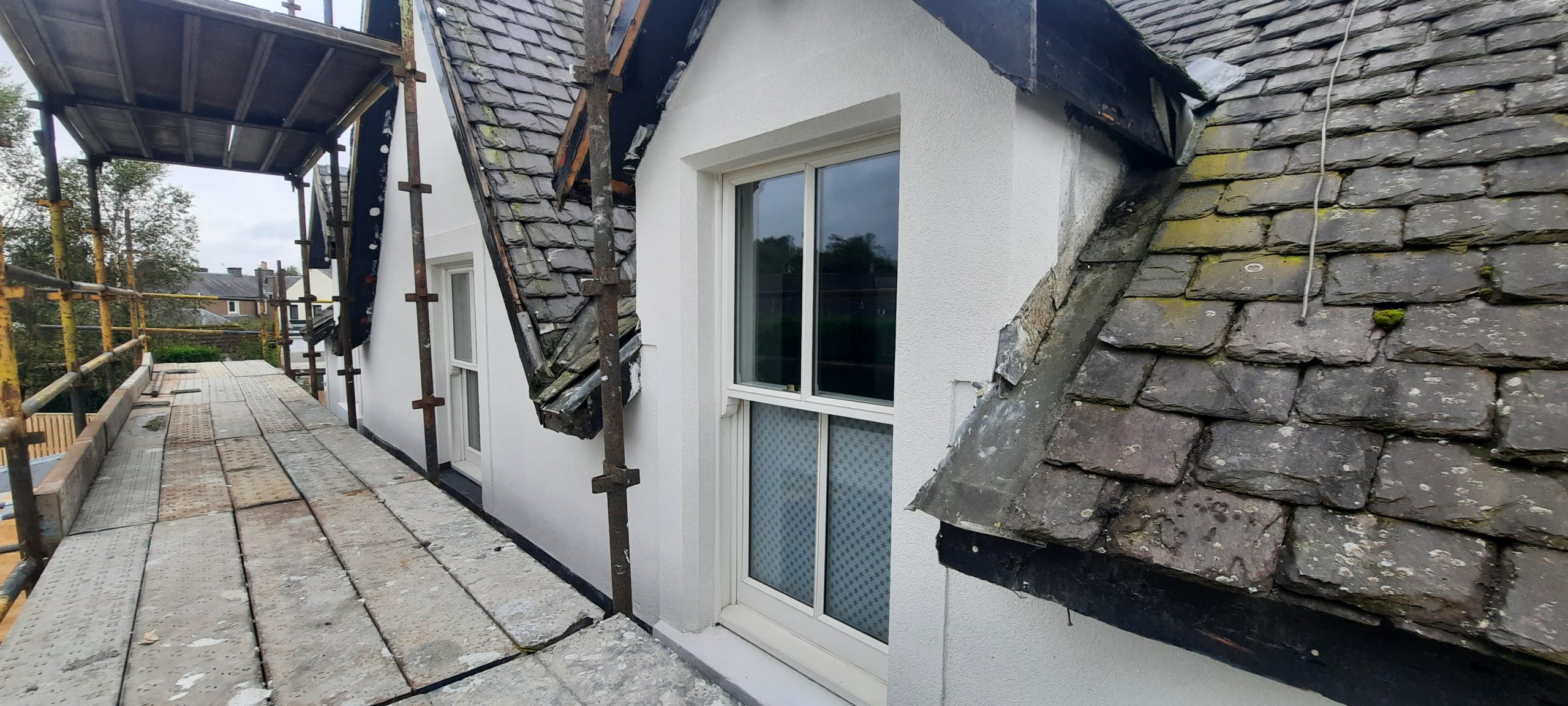 solid wall insulation Edinburgh for upgraded roofline façade